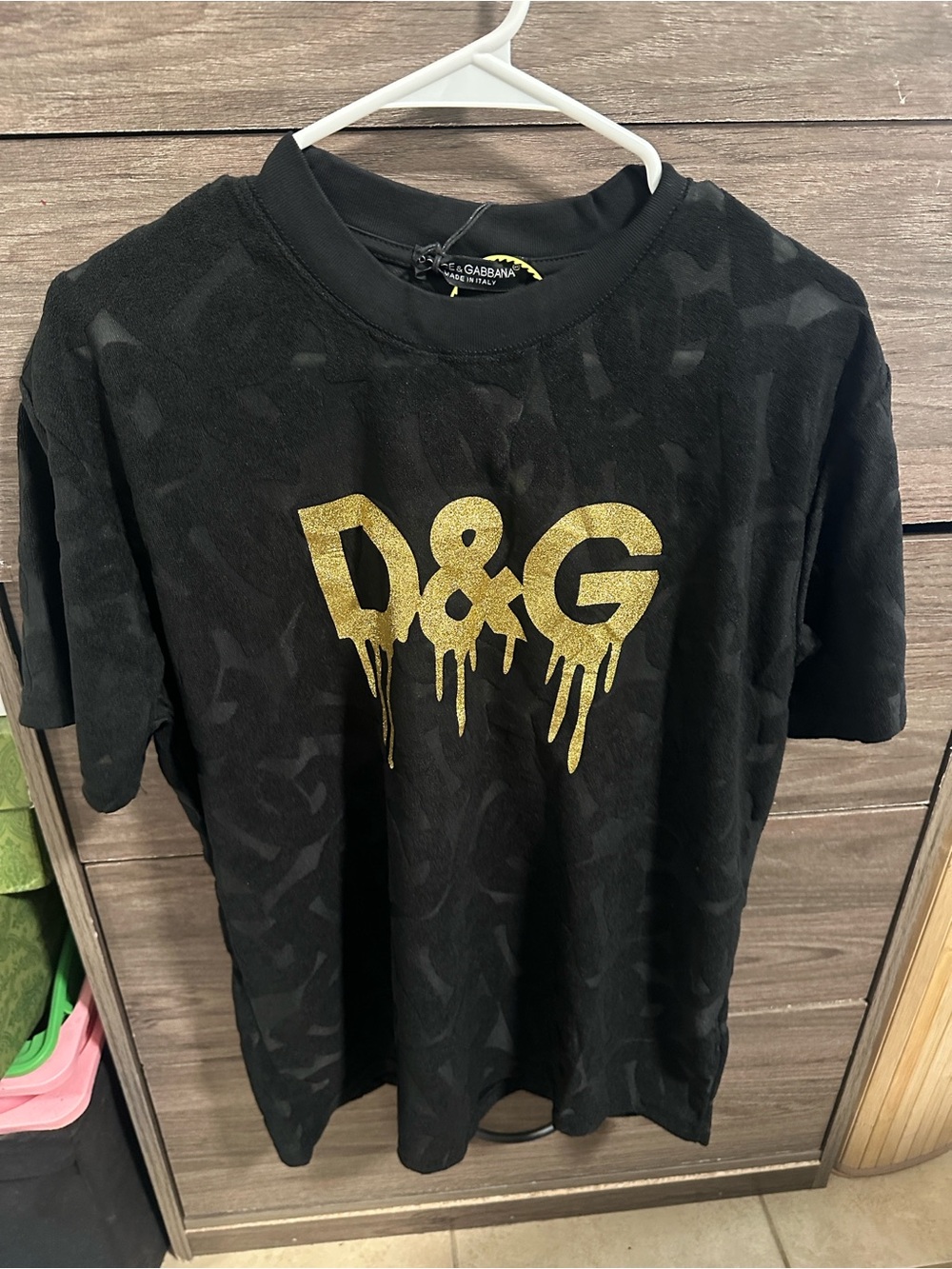 Women’s Graphic Tee in Black & Gold size L